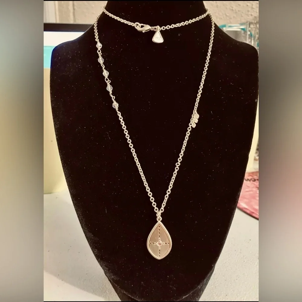 💫 SILPADA WEEKENDER Gold Pendant Made w/ Swarovski Crystal K&R Necklace Classy